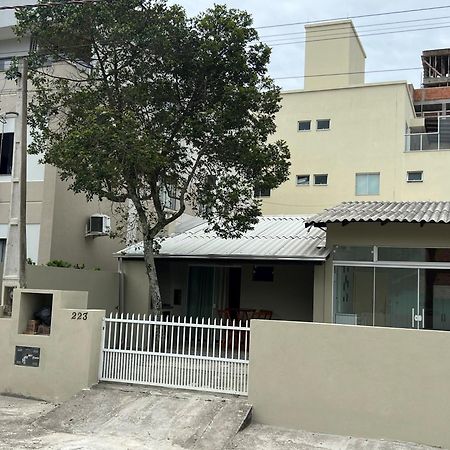 Villa Casa Entre Dois Mares - Casa Bege Bombinhas Exterior foto